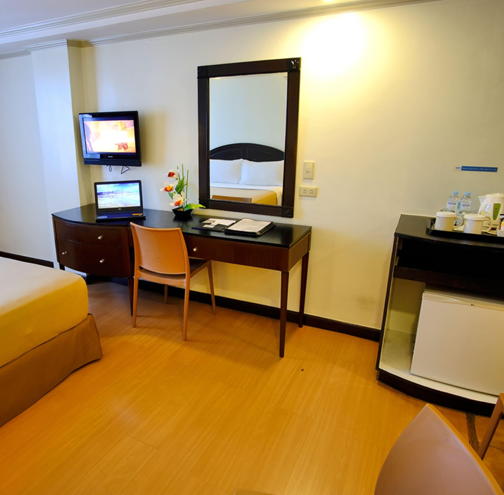 Fersal Hotel Neptune Makati Makati City Buitenkant foto