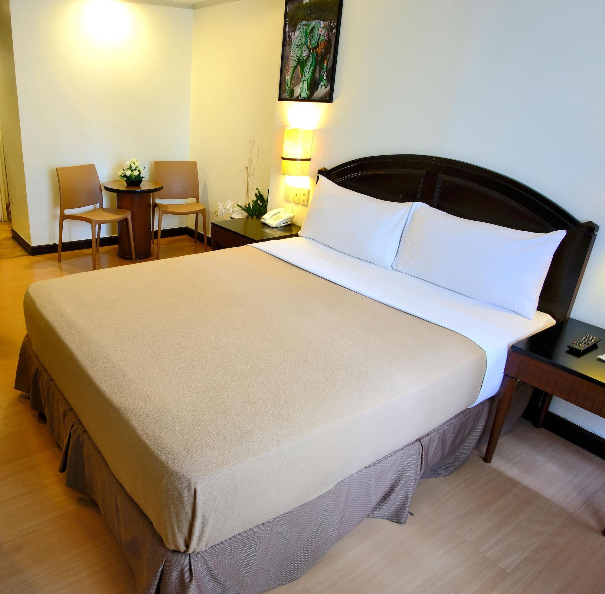 Fersal Hotel Neptune Makati Makati City Buitenkant foto