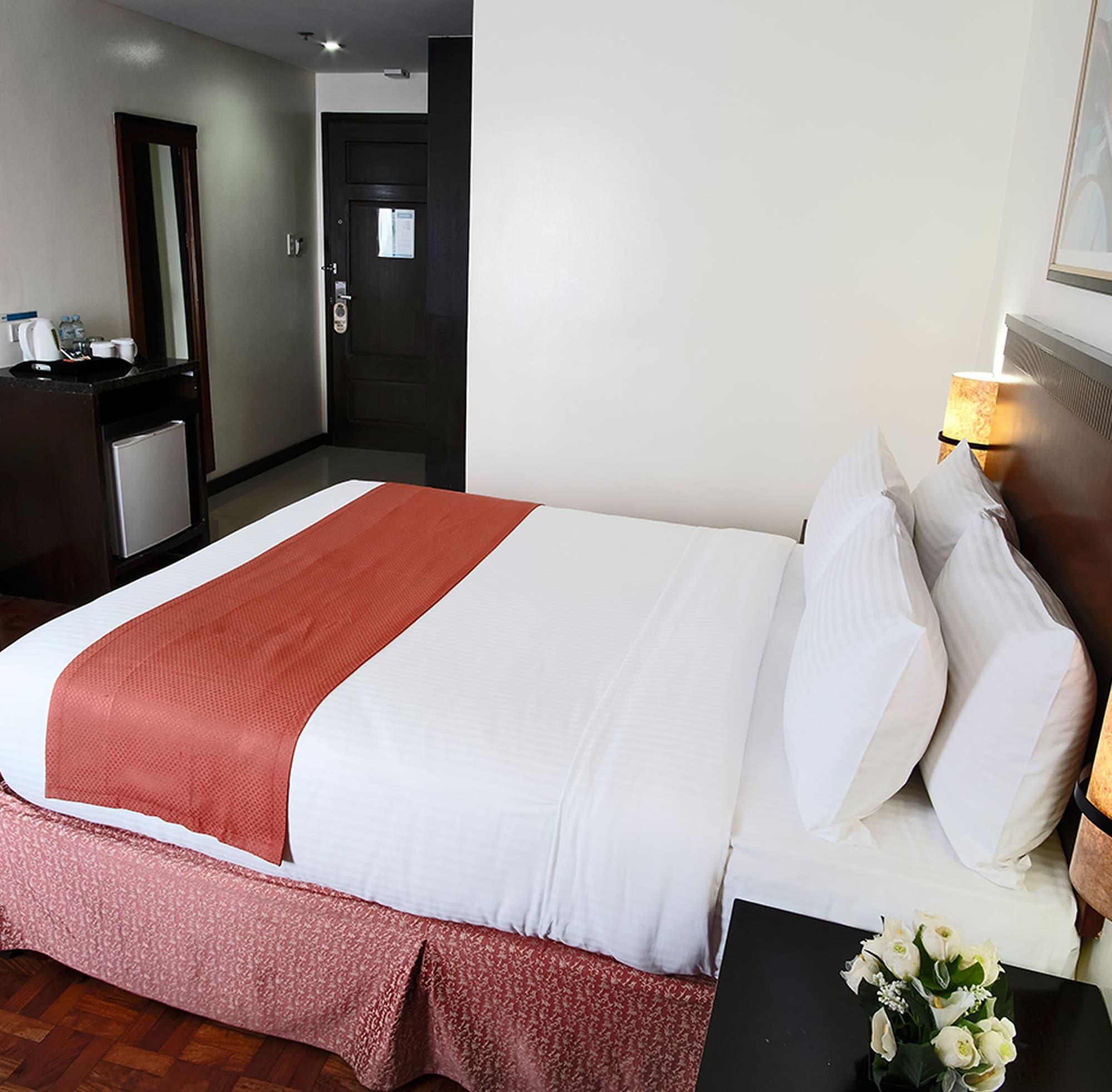 Fersal Hotel Neptune Makati Makati City Buitenkant foto