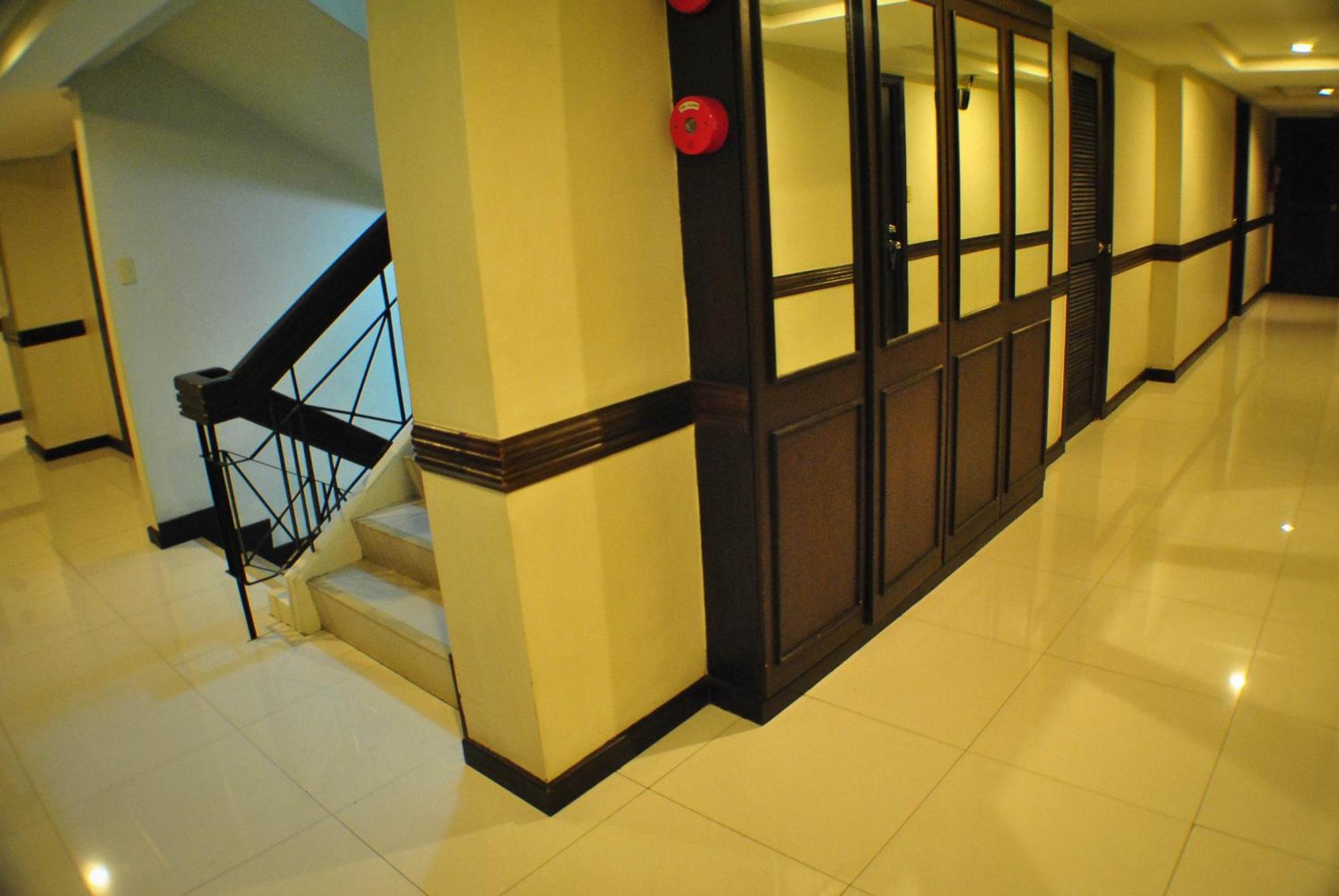 Fersal Hotel Neptune Makati Makati City Buitenkant foto