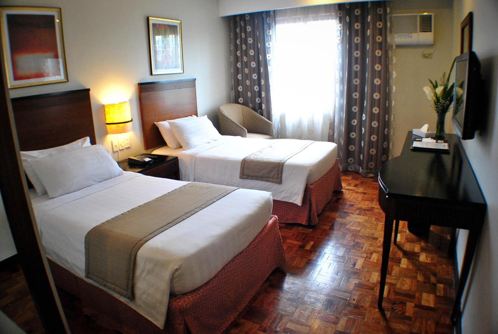 Fersal Hotel Neptune Makati Makati City Buitenkant foto