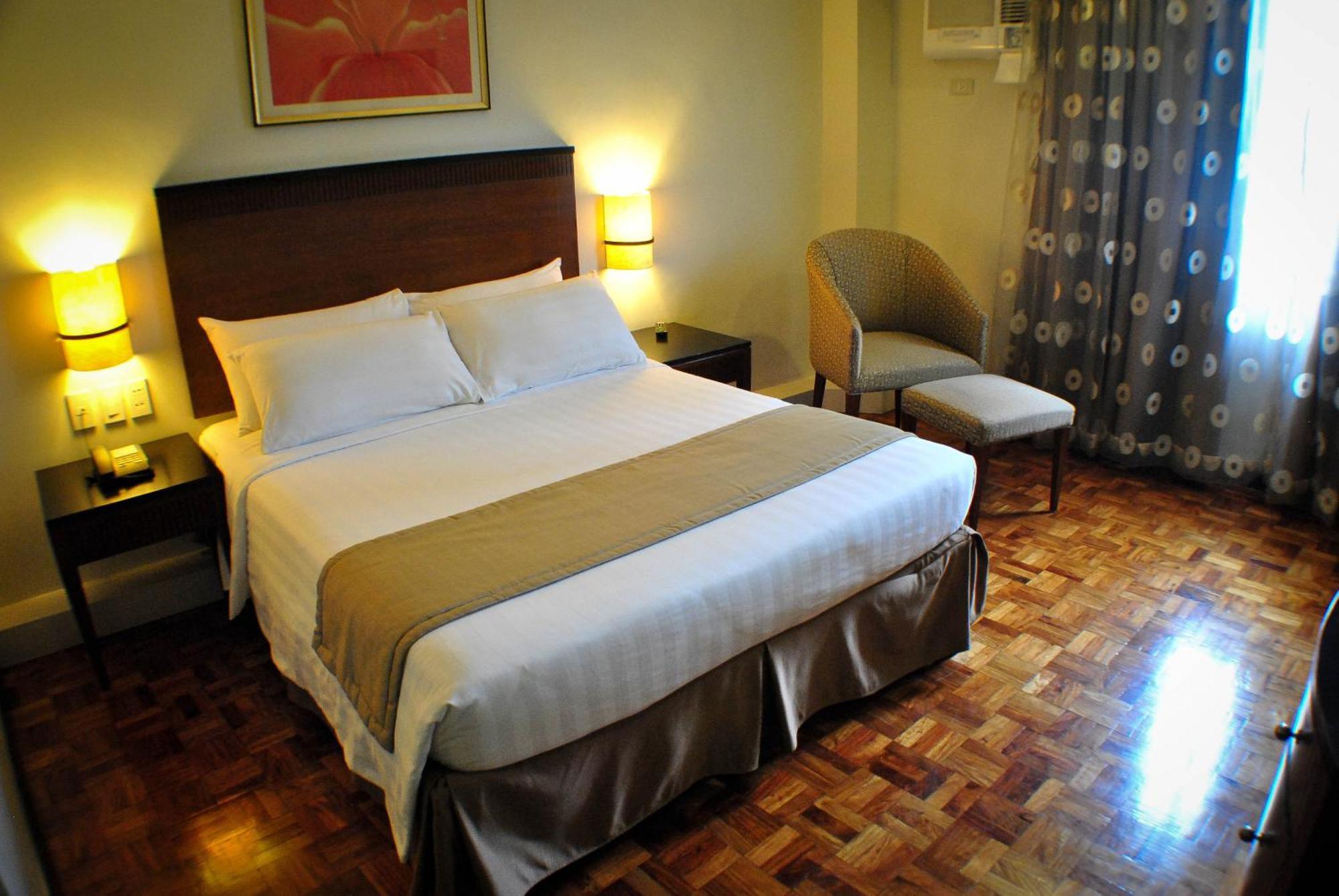 Fersal Hotel Neptune Makati Makati City Buitenkant foto