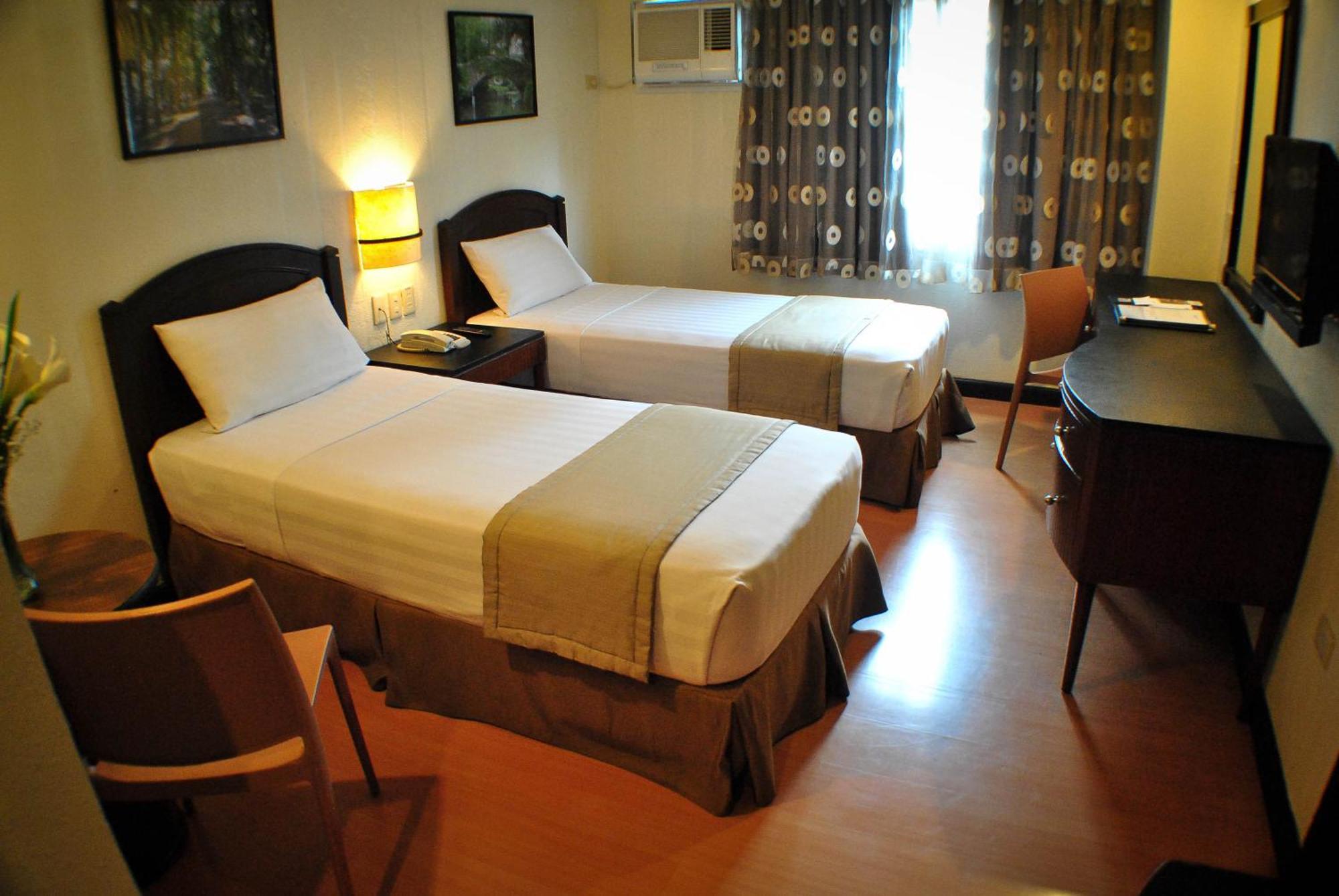 Fersal Hotel Neptune Makati Makati City Buitenkant foto
