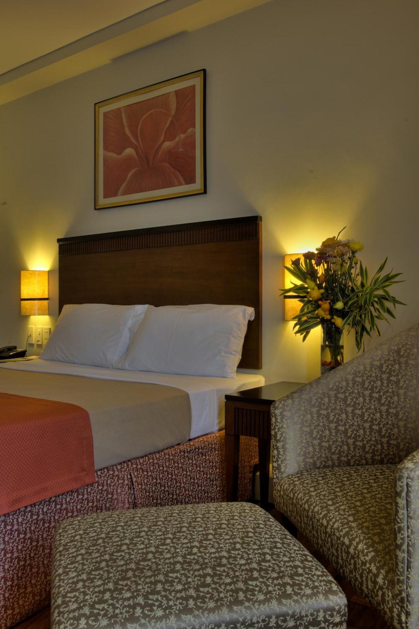 Fersal Hotel Neptune Makati Makati City Buitenkant foto