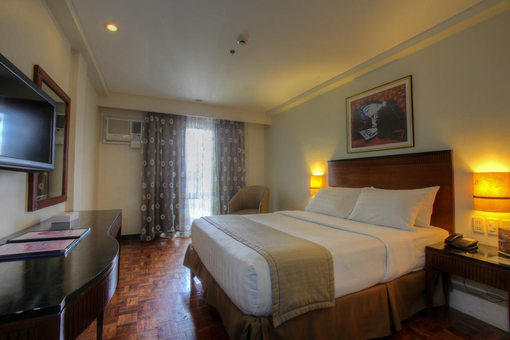 Fersal Hotel Neptune Makati Makati City Buitenkant foto