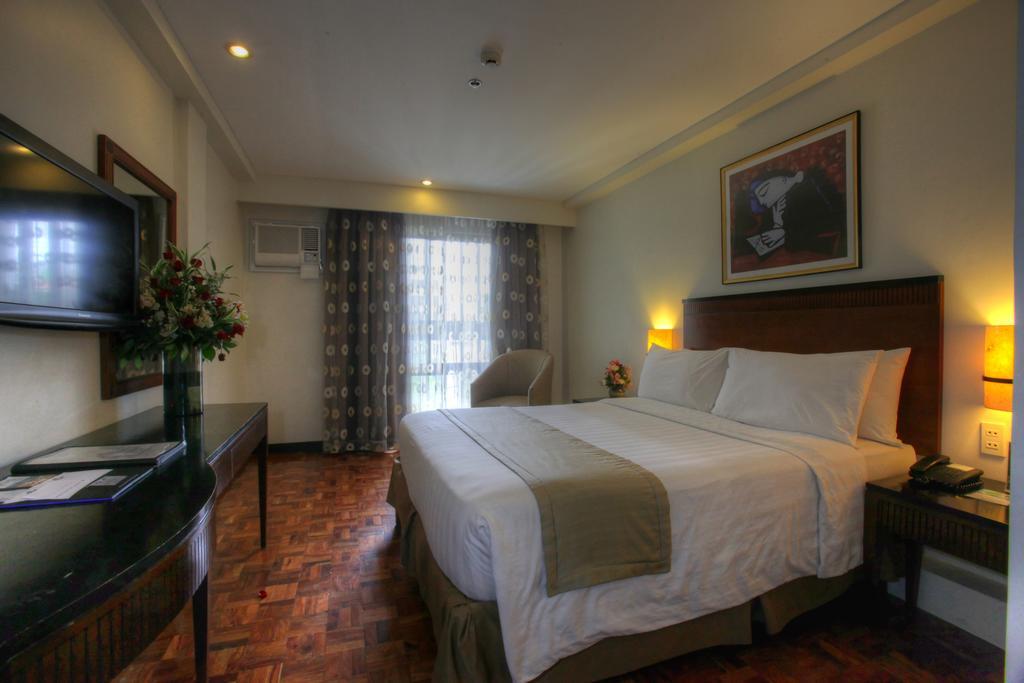 Fersal Hotel Neptune Makati Makati City Buitenkant foto