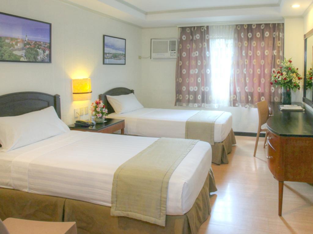 Fersal Hotel Neptune Makati Makati City Buitenkant foto
