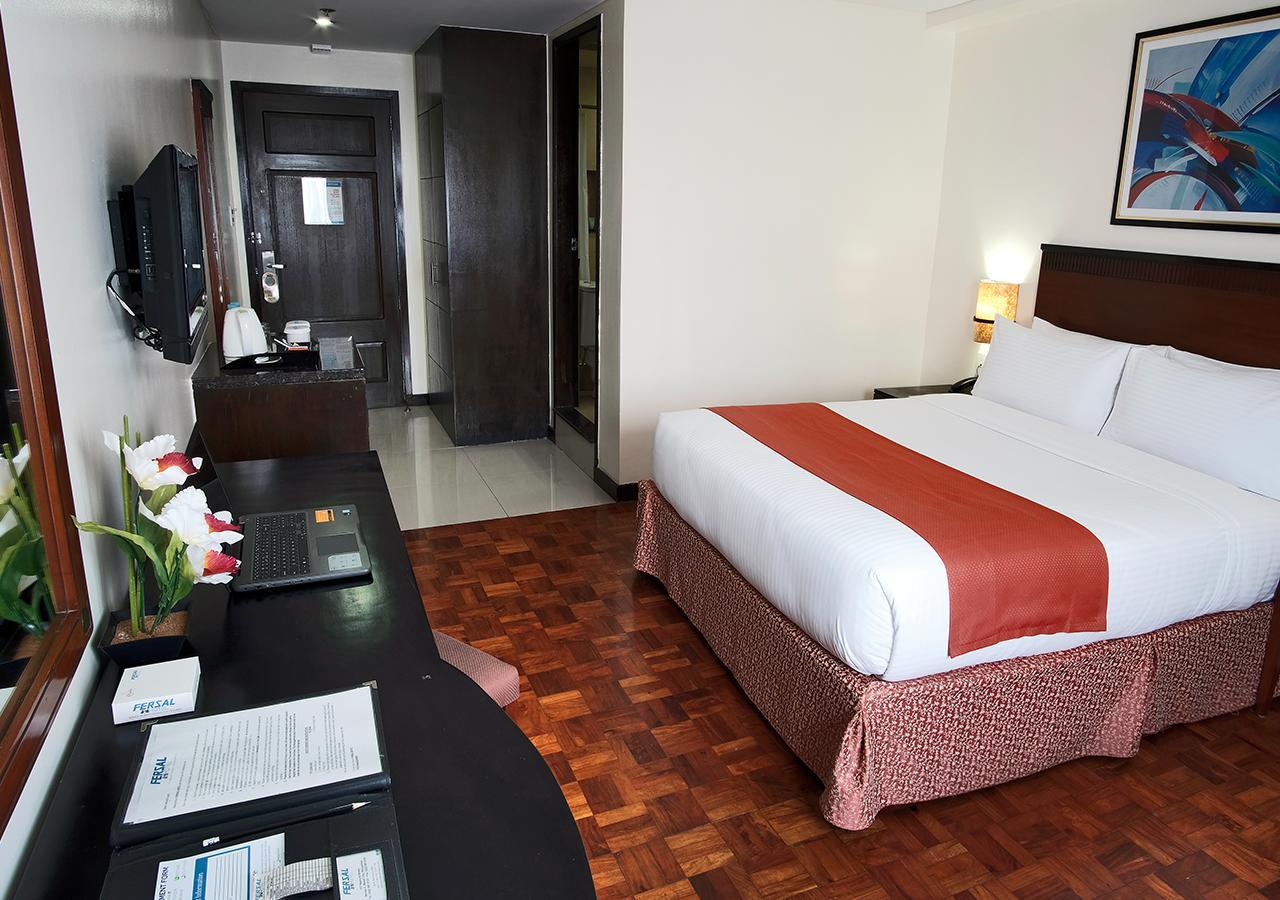 Fersal Hotel Neptune Makati Makati City Buitenkant foto