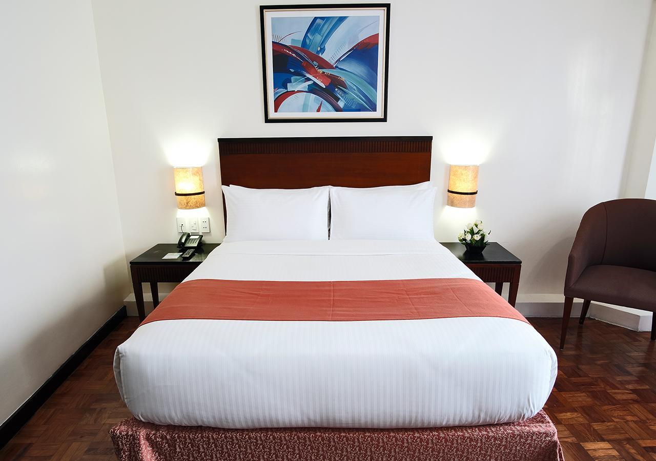 Fersal Hotel Neptune Makati Makati City Buitenkant foto