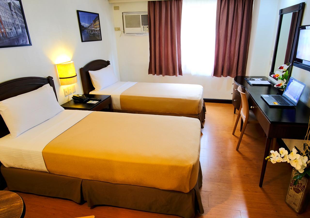 Fersal Hotel Neptune Makati Makati City Buitenkant foto